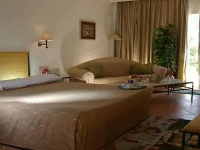 Luna Resort