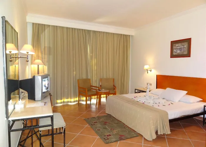 Resort Luna 3*