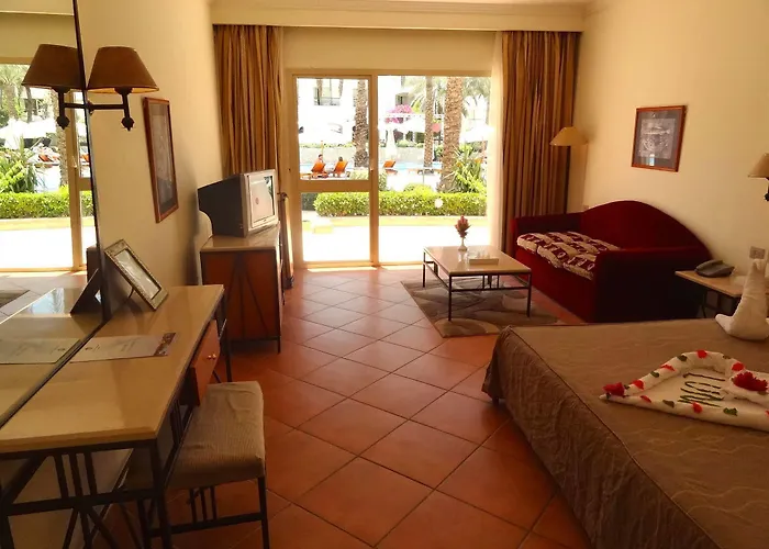 Luna Resort 3*